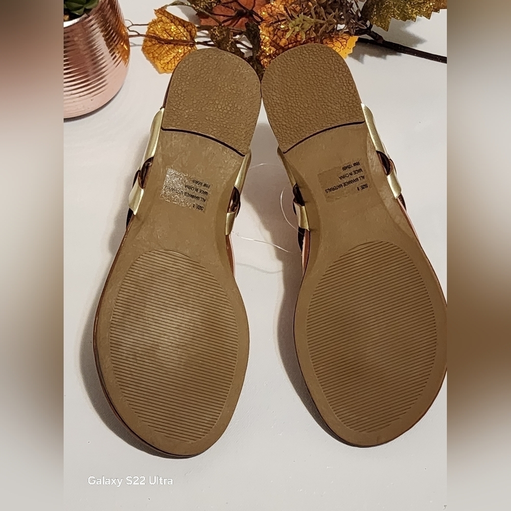 Olivia Miller Gold Brown Sandals with Metallic Straps - Picture 3 of 5